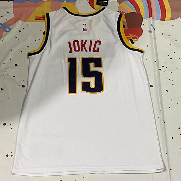 Denver Nuggets Player Jokić Wearing A White Jersey With The Number 15 - Picture 5 of 7